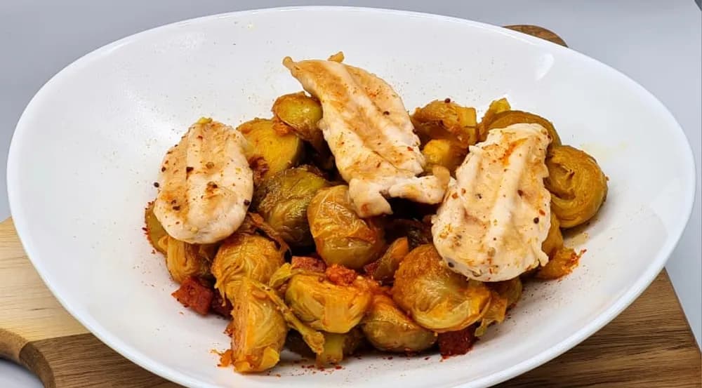 Image principale Aiguillettes de Poulet et Choux de Bruxelles au Chorizo