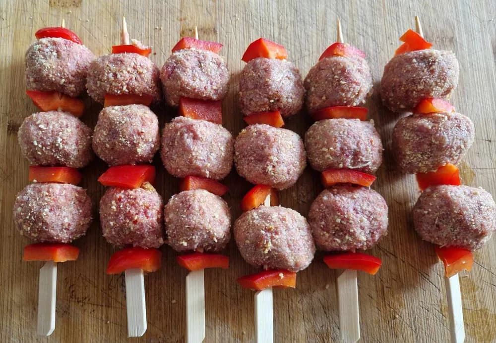 Image Brochettes de Boulettes à la Sauce Fromagère 9