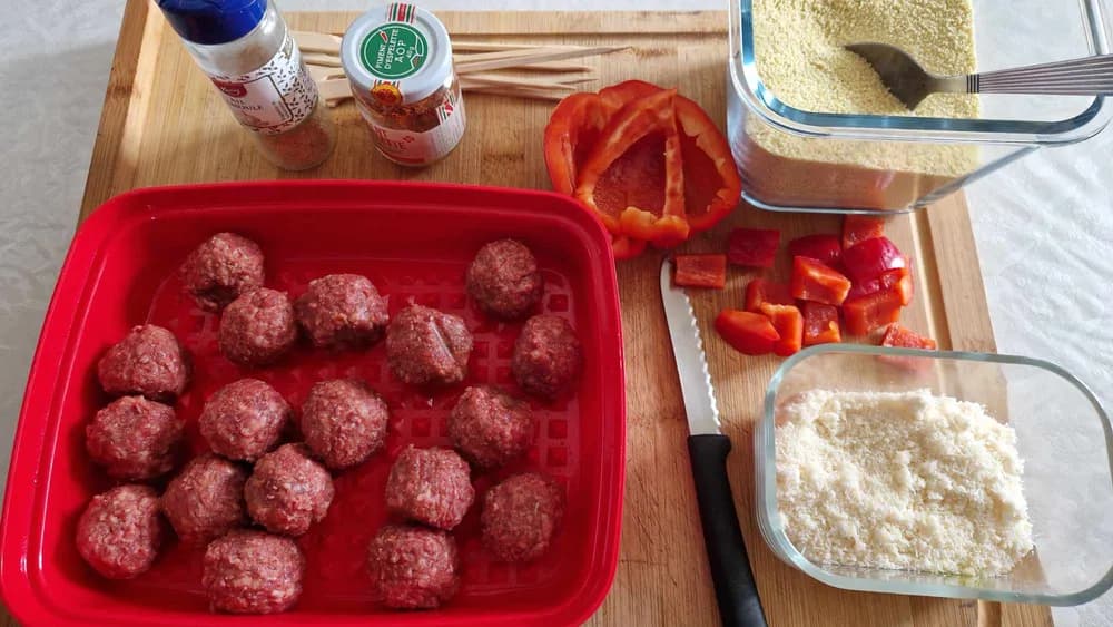 Image Brochettes de Boulettes à la Sauce Fromagère 3