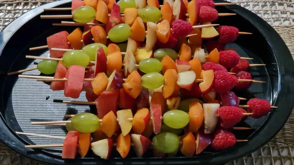 Image Brochettes de Fruits à la Plancha Sauce Chocolat 4
