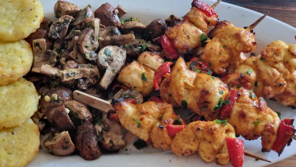Image principale Brochettes de Poulet et Champignons à l’Ail