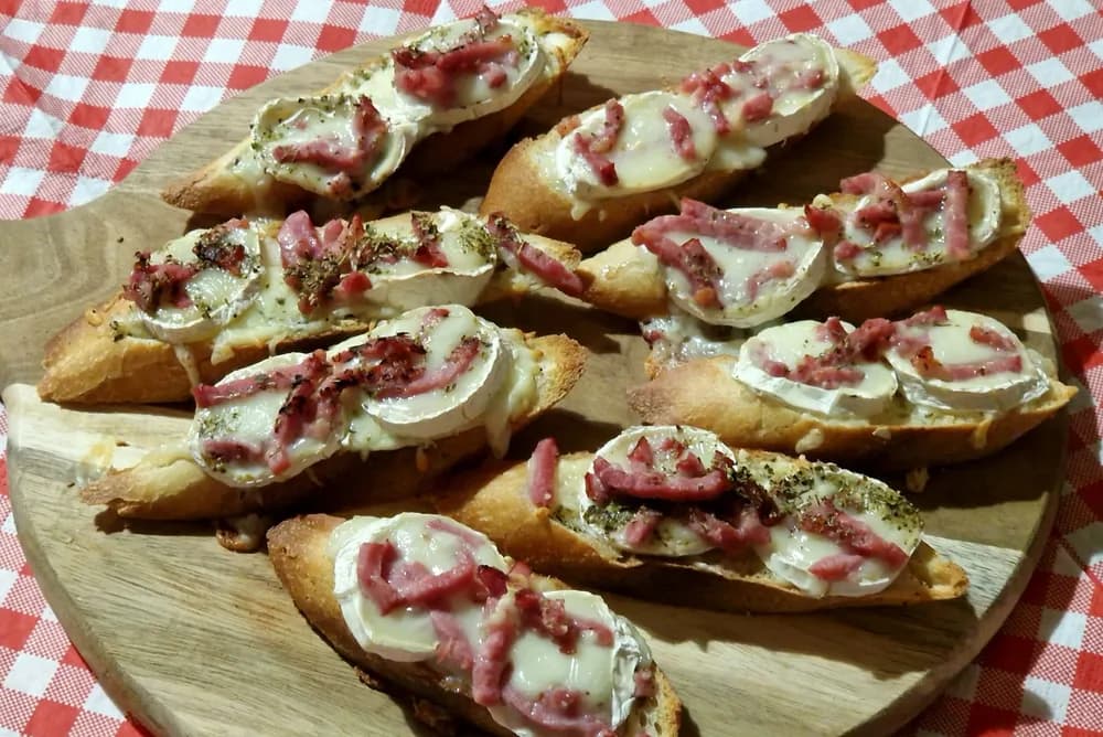 Image principale Bruschettas Chèvre Bacon
