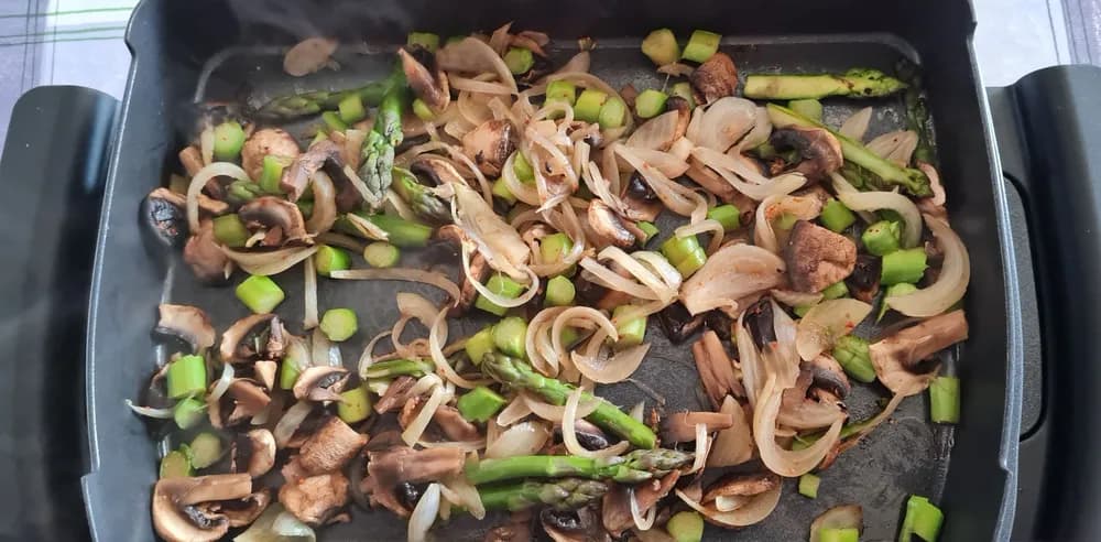 Image Escalopes à la Crème, Asperges Vertes et Champignons 15