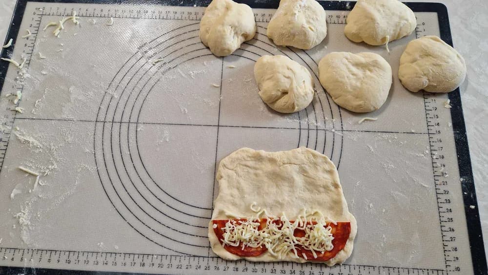 Image Petits Pains au Chorizo et Mozza 12