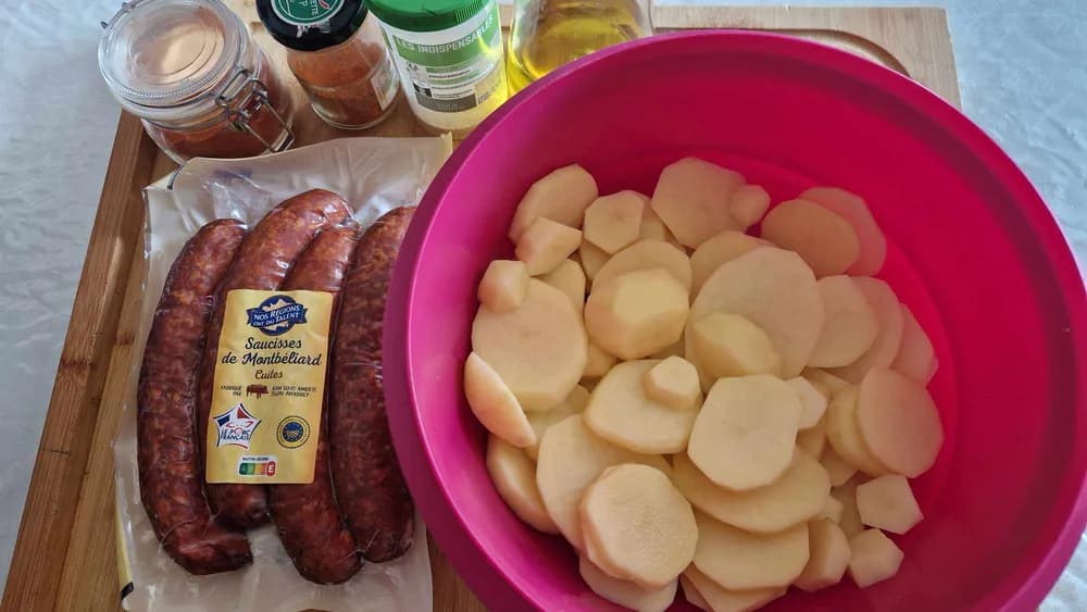 Image Poêlée de Pommes de Terre Saucisses Fumées 3