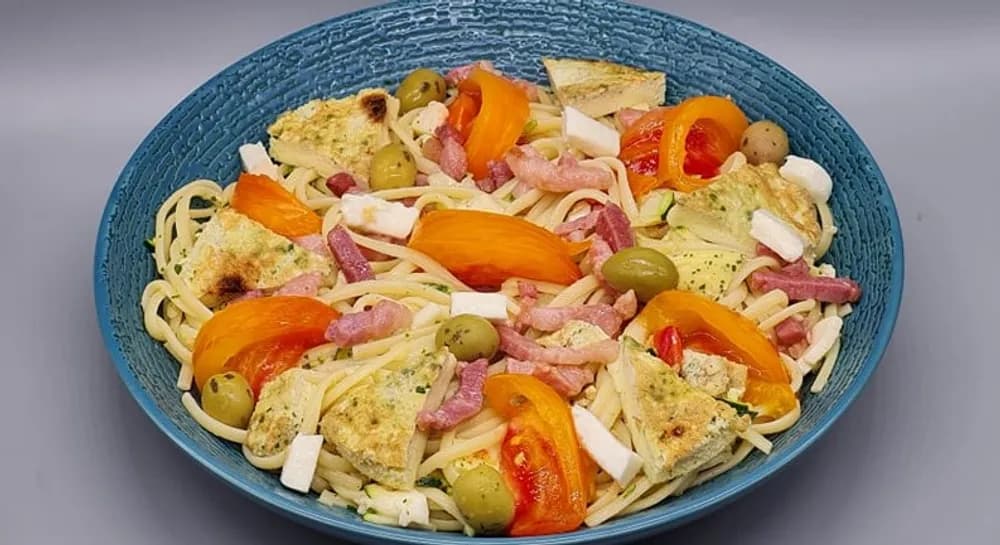 Image principale Salade Spaghettis Omelette Lardons