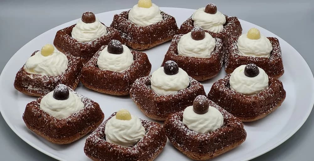 Image principale Savarins Moelleux Chocolat et Chantilly